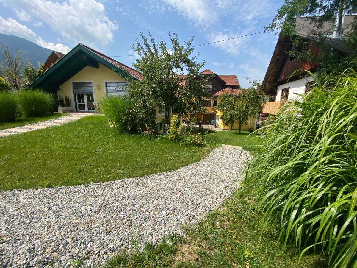 Apartments Edelweiss & Enzian - Gaestehaus Zum Fuchs Hermagor-Pressegger See Bagian luar foto